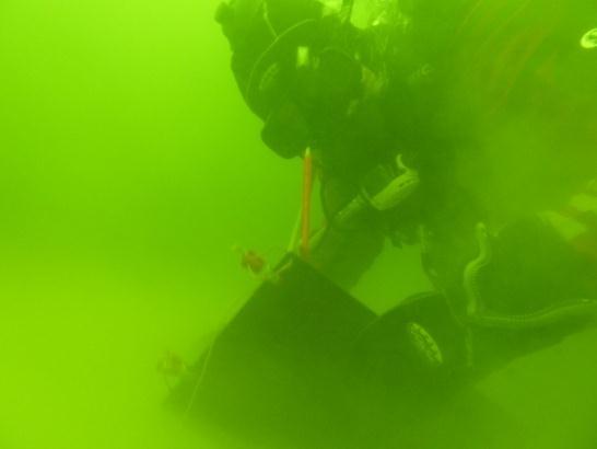 De branta stränderna i framförallt den mellersta bassängen gör att en stor andel av dess bottnar hamnar under språngskiktet.