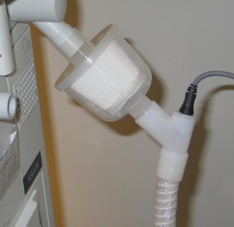 Täthetskontrollera alltid befuktningssystemet innan det kopplas till patient FUNKTION I