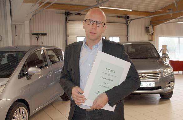 Hans Holmlund i Krylbo blev årets miljöbilshandlare i Avesta 2011.