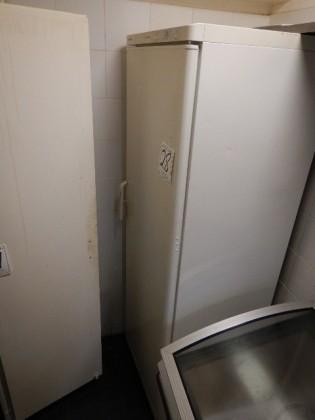 09:26 Frysskåp, Siemens med
