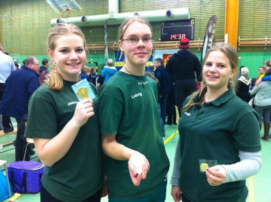 Bästa Juniorklubb: JSM GULD Jessica, JSM GULD Ludvig YJSM GULD Freja Foto Debi Walker Långbåge Junioren Ludvig Bergöö tog JSM-GULD i tavla inne och JSM-Silver i 3D.