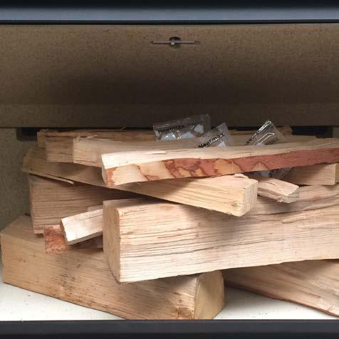 Man är dessutom skyldig att få installationen inspekterad och godkänd av den lokala sotaren. Installationen av en ny eldstad ska anmälas till den lokala miljö- och byggnadsmyndigheten.