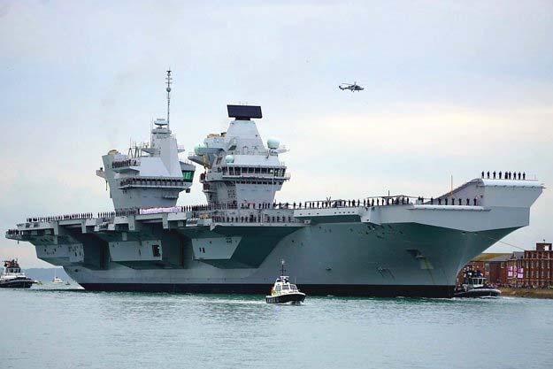 HMS Queen Elizabeth (Storbritannien) Storbritanniens nya hangarfartyg HMS Queen Elizabeth lämnade varvet den 26 juni och påbörjade provturer i Nordsjön utanför kusten till Skottland.