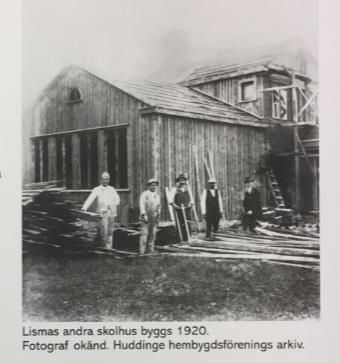 Lissma Skola Uppdragsnr: 300-32 Introduktion Wellmetron har på uppdrag av Tyrens fått i uppdrag att utreda möjligheterna gällande förflyttning av befintlig skolbyggnad uppförd 1920, med anledning av