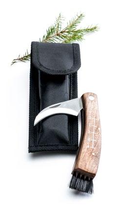 fåglarnas favorit Birdy fågelmatare Stengods/metall. En designad fågelmatare som småfåglarna trivs att äta ur. Enkel upphängning i träd eller på husvägg. Metalltråd medföljer. Art.
