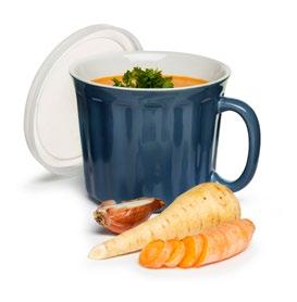 Taste serveringsset Glas/bambu. Snyggt serveringsset med tre skålar i glas och bricka i bambu. Passar bra för tapas eller annat småplock. Trevlig att ha framme vid bordet under bjudningen. Art.