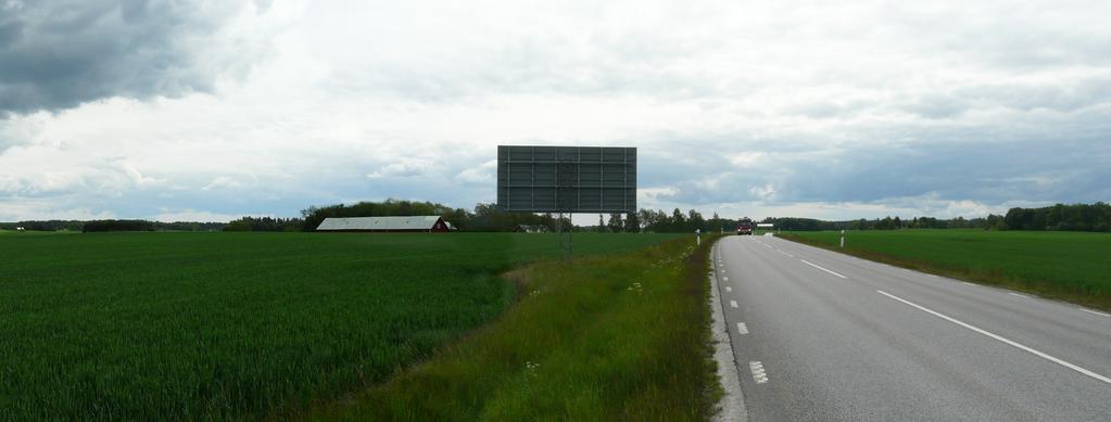 nämnda träden ska sparas och stor försiktighet ska iakttas om befintlig asfaltyta ska rivas.