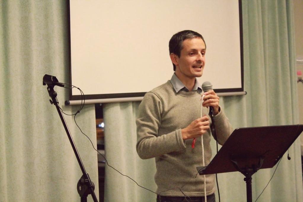 Vi får besök från THS I samband med gudstjänsten den 25 mars kommer vi att ha en utgångskollekt som går till Equmeniakyrkans pastor- och diakonutbildning på Teologiska Högskolan Stockholm.
