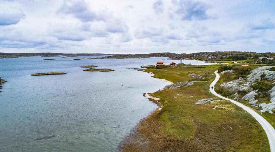 AFFÄRSPLAN 2019 SÖDRA BOHUSLÄN TURISM AB Minnas + dela Drömma, inspireras + dela Kommunikation som stärker vår destination Uppleva + dela Boka + dela Planera + dela Digital kommunikation möter