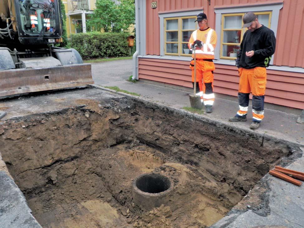 I det mellersta schaktet, som var placerat vid Follingegatan 22 (kv Tullnären 16), påträffades partier med intakta kulturlager i den södra och västra schaktväggen.