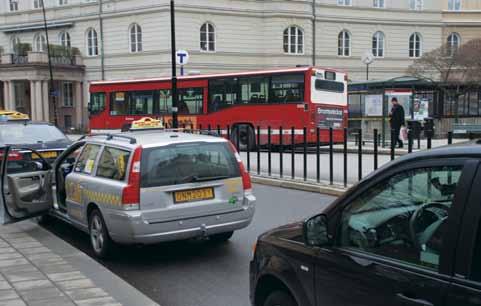 Kommersiella initiativ ska ges utrymme att etablera kollektivtrafik och därmed möjlighet att bidra till att riksdagens mål uppnås.