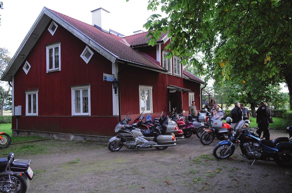 SMC Uppsala län Bildades 1981 och har ca 2600 medlemmar. Vi genomför årligen mellan 40-50 aktiviteter där fortbildning på gokartbanan Rörken utanför Uppsala är den i särklass största aktiviteten.