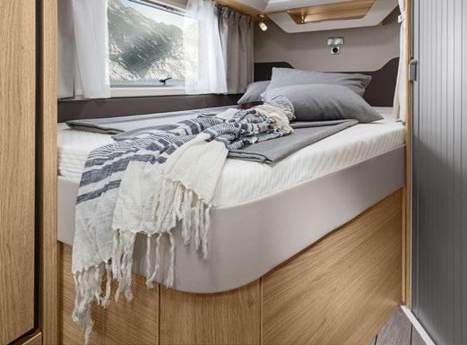 Bekväma sängstorlekar och optimalt utnyttjande av ytan upp till 201 x 143 cm SKY TI 650 MF 3/4-SÄNG 2 1 1. Fällbar utbyggnad.
