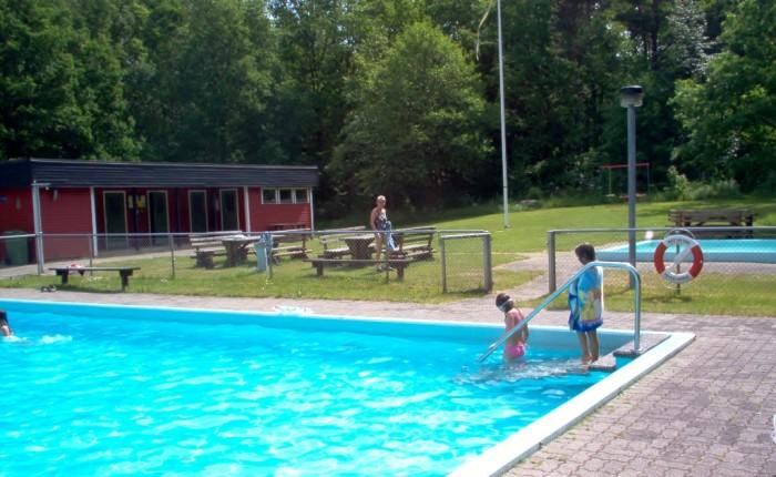 Poolområdet I samfälligheten finns tillgång till en vuxenpool och en
