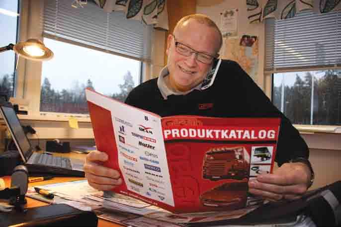 Vagnen är försedd med 150 mm kullagrade hjul, två låsbara. Maxlast i skåpet är 250kg och den har en volym på 200 l.