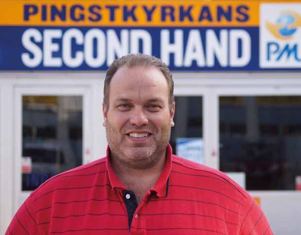 Mattias Lundström ny verksamhetsledare Pingstkyrkans Second Hand i Bergåsa har haft flera olika verksamhetsledare, och nu tackar Björn Mikmar för sig och lämnar över uppgiften till Mattias Lundström,
