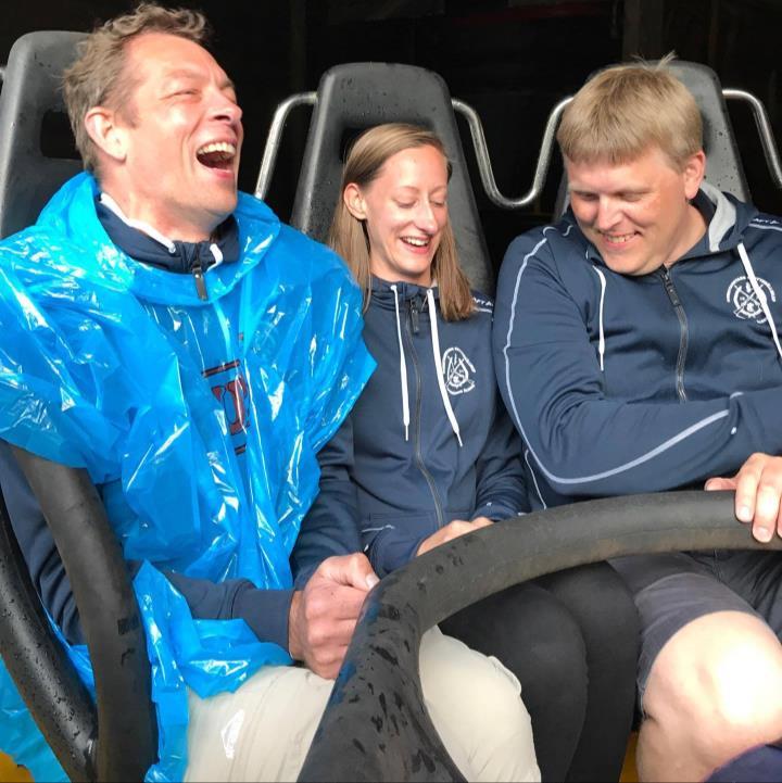 som inte har egna och skyttarna betalar sina skott själva. Det finns även extra utrusning att låna som skyttehandskar och skyttejackor. Under året har föreningen köpt in 1 st nytt korthållsgevär.