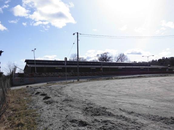 fastigheten. Enligt plankartan börjar byggrätten 30 meter från et.