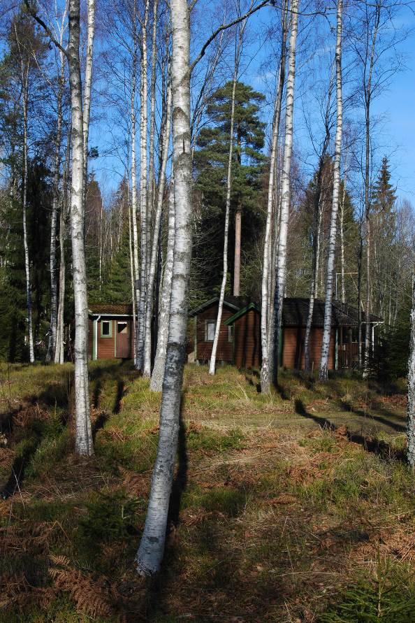 Området är kuperat med mycket skog och ligger i direkt