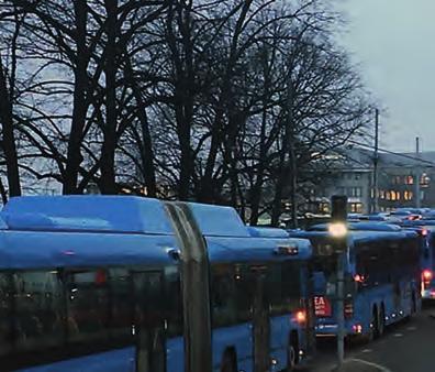 De största bristerna i dagens kollektivtrafik Trots en utbyggnad av kollektivtrafiken är det allt oftare fullt ombord på många spårvagnslinjer, stombusslinjer och flera av expressbusslinjerna i