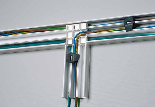 Kabelhållare För att hålla kablarna på plats under installationsfasen finns kabelhållare som tillbehör.