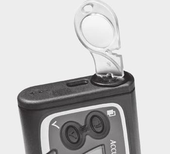 Sätt på locket över plusänden och tryck försiktigt in batteriet, samtidigt som du vrider locket moturs för att dra åt det lagom hårt.