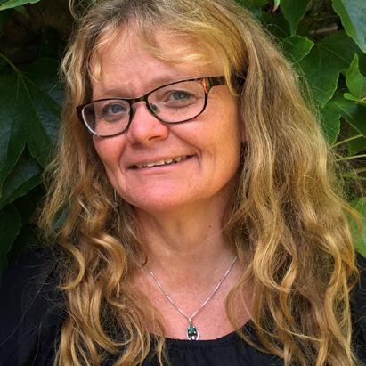 Katharina Persson Innehåll Fördelar/ utmaningar med nätcirklar Regler kring nätcirklar Ledarskap på nätet Pedagogiskt tänk och digitala verktyg kring nätcirklar Praktiskt testa att lägga upp en egen