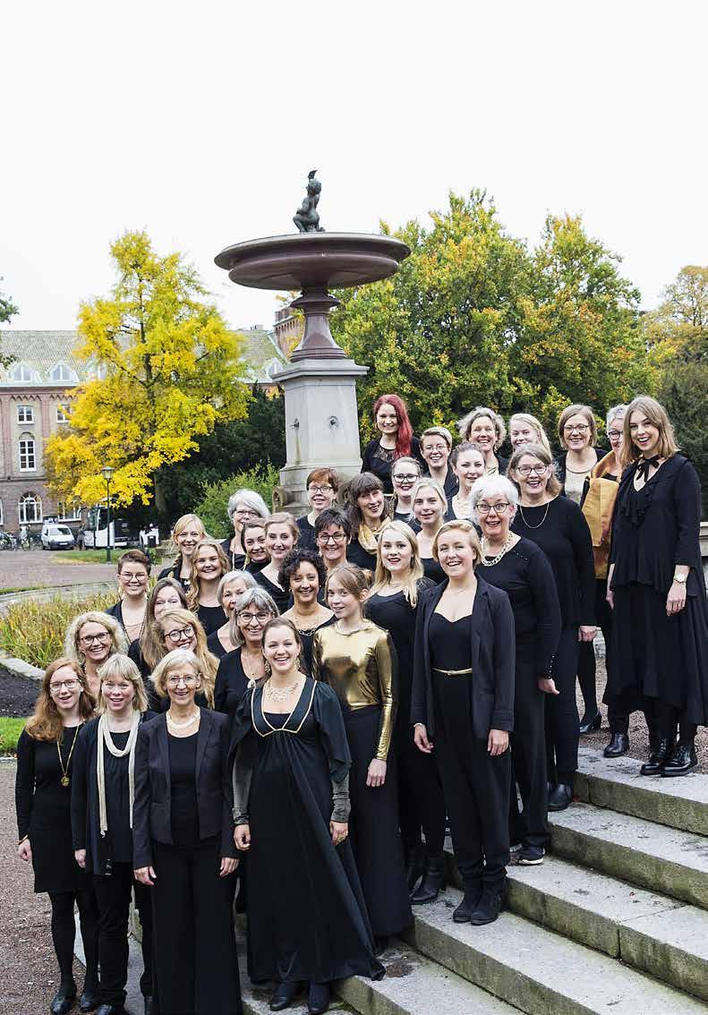 Musikhögskolans kammarkör I (7,5hp) MUHF67 Kursen riktar sig till studenter med stor vana av körsång och som vill sjunga i blandad kör på hög konstnärlig nivå.