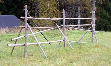 mellanrum. Att inte fler stolphål påträffades intill varandra kan därför ha sin förklaring att det rör sig om stolphål efter större hässjor. Undantaget är stolphålen anläggning 5 och 6.