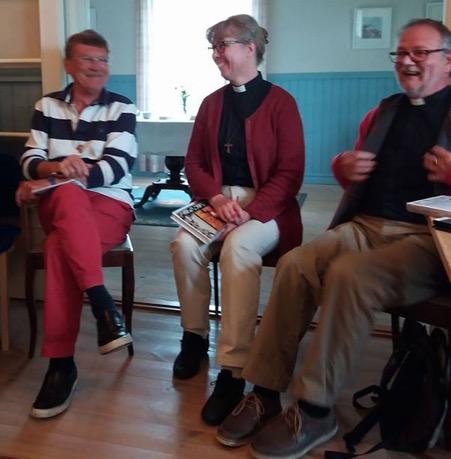 På Atlantens fjäll Dagen avslutades med andakt och sång i Kökar kyrka.