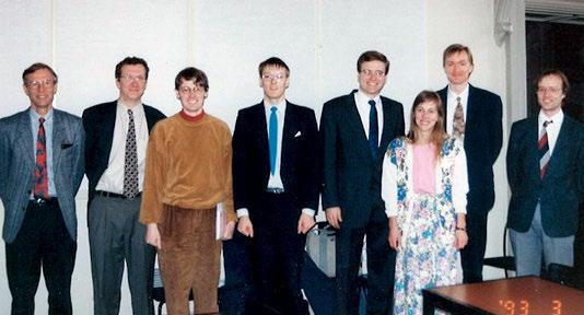 Mats Daniels Linda Christoff, datortekniks första kvinnliga doktor 1993 omgiven av Bertil Gustafsson (betygsnämnd), Johan Håstad (betygsnämnd), Svante Jansson (betygsnämnd), Antti Valmari