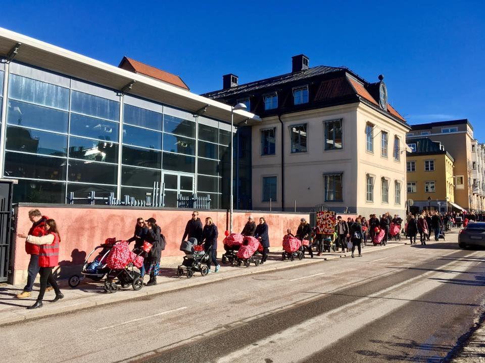 Från Barnvagnsmarschen 2017 i Uppsala 3.5 Sexdagarna Sexdagarna är en mässa som riktar sig främst till studenter.