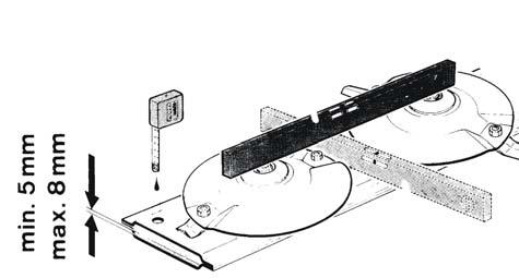 4. SMÖRJNING D Fig. 4-1 Fig. 4-2 D PR12-0407 Fig.