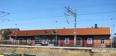Kulturskolan (R) bedriver verksamhet i det så kallade Godsmagasinet som 2011 uppfördes som ersättning för den byggnad som brann något år tidigare.