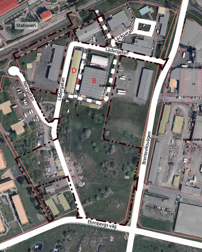 Gator och trafik Genom området löper Lädergatan från Ehrnbergsvägen i söder till Branteviksvägen i öster. Det är den enda namngivna gatan inom planområdet.