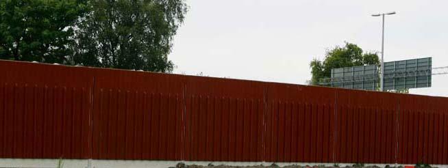 Grundidén är att planken utformas enkelt med få uttrycksmedel och detaljer. Avtäckning föreslås följa vägprofil för att undvika trappning.