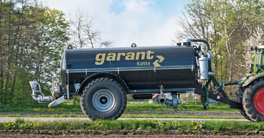 Kombinerad flexibilitet och effektivitet Med Fendt 300 Vario får du en kompakt traktor som gör det dagliga arbetet både flexibelt och effektivt.