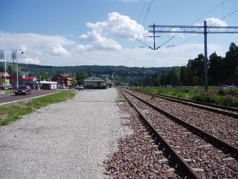 Rättvik Kommun Rättvik Närmaste större väg Lastkaj Nej Övrigt 3 st anslutningsvägar av asfalt, bredd 6 m. / R70 Belysning saknas. Kontaktledning över spår.
