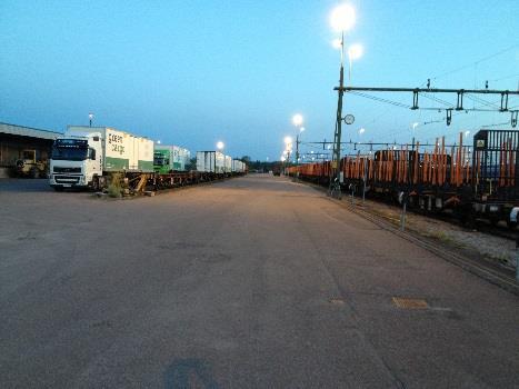 Borlänge Kommun Borlänge Närmaste större väg Uppgift saknas Lastkaj Nej Övrigt Ingen Kontaktledning Markyta Närliggande anläggning Zon 1 (10 km): 1 st Spår på platsen Skick Lagringsyta Spårnummer 32