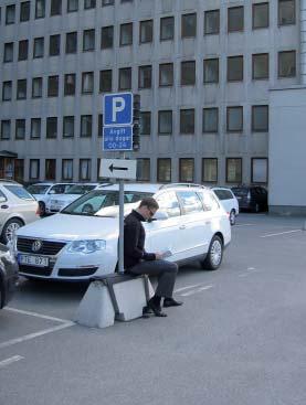 Men det är o a långt mellan bänkarna och det är inte alltid man ser möjligheten a si a, även en stor betongsugga med en höjd på 45 cm ger inte signaler till alla a potential