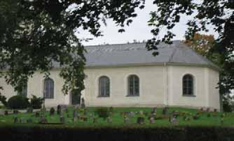 Ledningen går rakt igenom byns kärna, den är dragen precis utanför kyrkan.