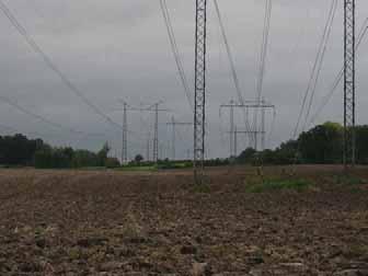 Figur 6.32. Där ledningen går över Latorpsplatån är den samförlagd med 400 kv ledning CL 22 S3-6 Djurmo - Lindbacka. Porjus - Odensvi till vänster i bild. Tabell 6.18.