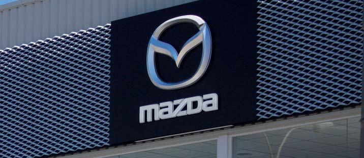 VÅRT LÖFTE TILL DIG OCH DIN MAZDA SERVICE AND GARANTIER Precis som själva bilarna är de tjänster vi erbjuder avsedda att göra ditt bilägande till ett sant nöje.