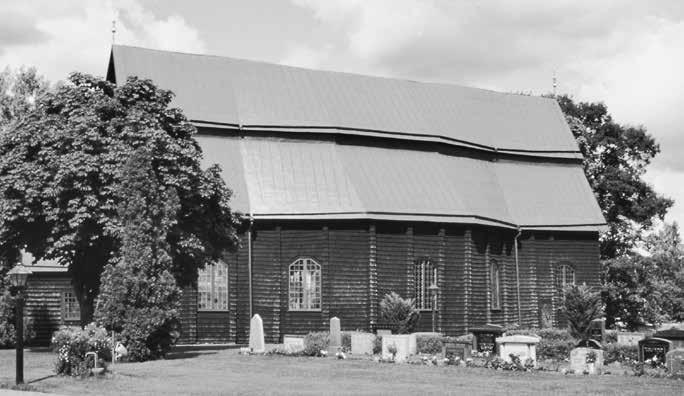 Fig. 68. Frödinge träkyrka, uppförd 1739. Kyrkan tillhör den unika grupp av skeppsformiga träkyrkor som uppfördes i Småland mellan åren 1721 och 1761. Foto Henrik Lindblad 1996, SvK:s arkiv, RAÄ.