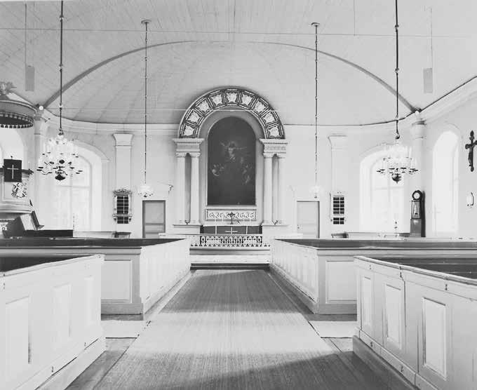 Fig. 89. Hjortsberga kyrka, interiör mot koret. Kyrkan byggdes 1838 40 av häradsmurmästaren Jonas Malmberg.