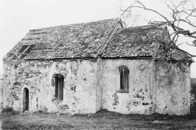 den gamla kyrkan i Tryserum i norra Tjust 1784 delvis stå kvar som ruin, och samma för tiden ruinromantiska inställning tilllämpades även vid den senare förnyelsen i samma område av några av