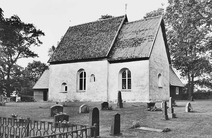 Fig. 30. Jäts gamla kyrka, Värend. Timret till takstolen har enligt dendrokronologisk analys fällts vinterhalvåren 1224 25 och 1225 26. Kyrkan lämnades öde 1910.