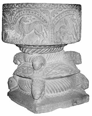 Fig. 52. Dopfunten i Hylletofta kyrka, Njudung. Tillhör den s.k. Njudungsgruppens fabeldjursfuntar (grupp 2). Omkring 1200. Foto Marian Ullén 1996, SvK:s arkiv, RAÄ. Fig. 53.
