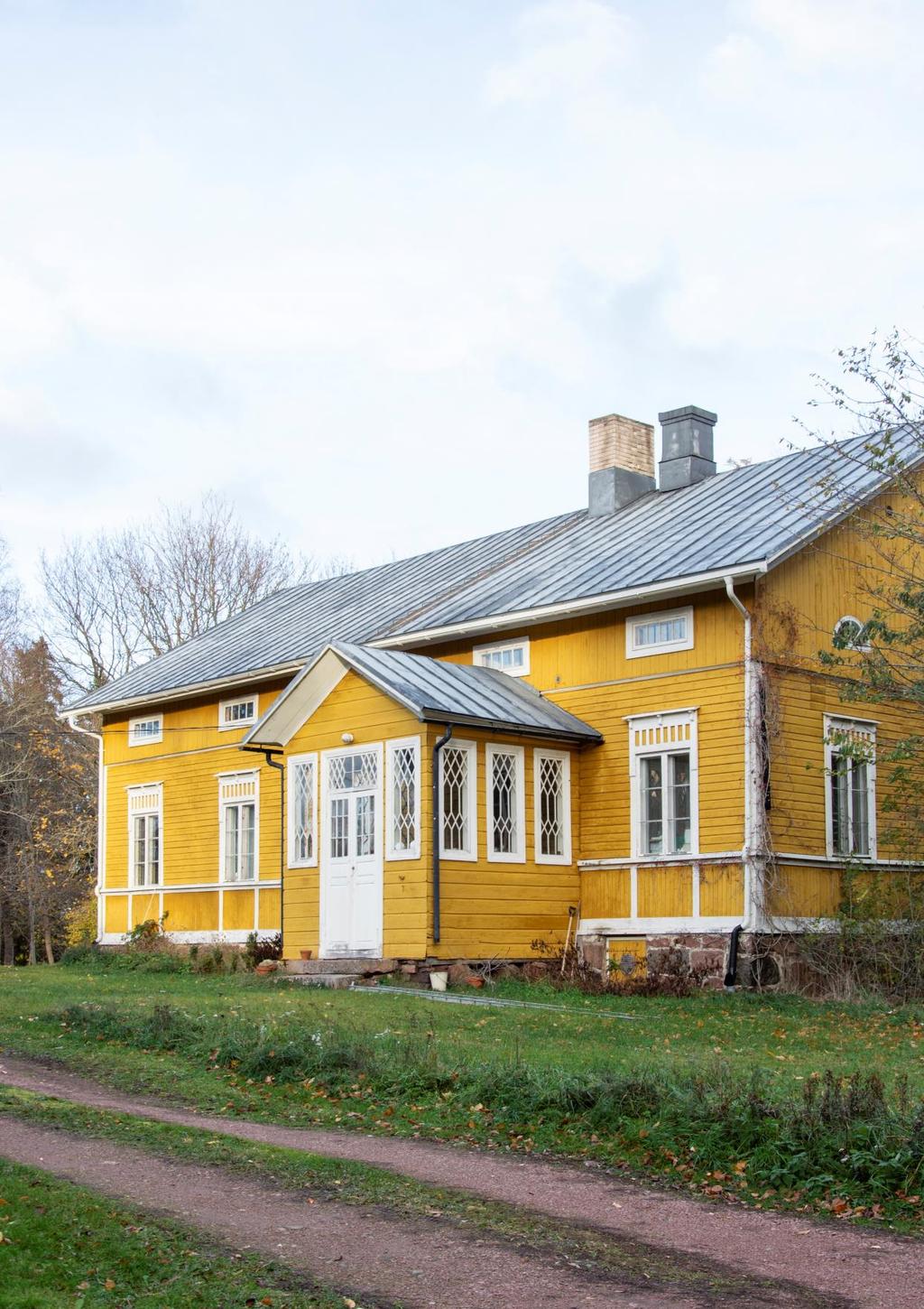 S keppargård vid Solhemsgatan i Tranvik, Sund Gedigen och välbevarad skeppargård från 1887 med