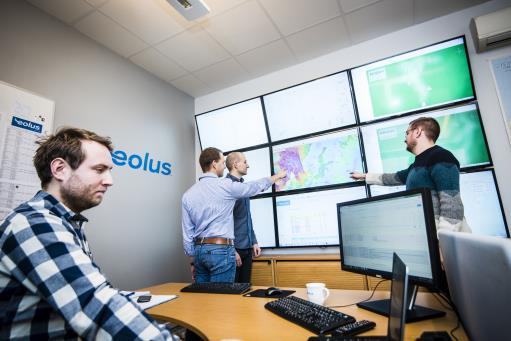 Finansiell kalender Delårsrapport Q1 25 januari 2018 Delårsrapport Q2 19 april 2018 Delårsrapport Q3 5 juli 2018 Bokslutskommuniké 2017/2018 25 oktober 2018 Eolus driftcentral i Halmstad.